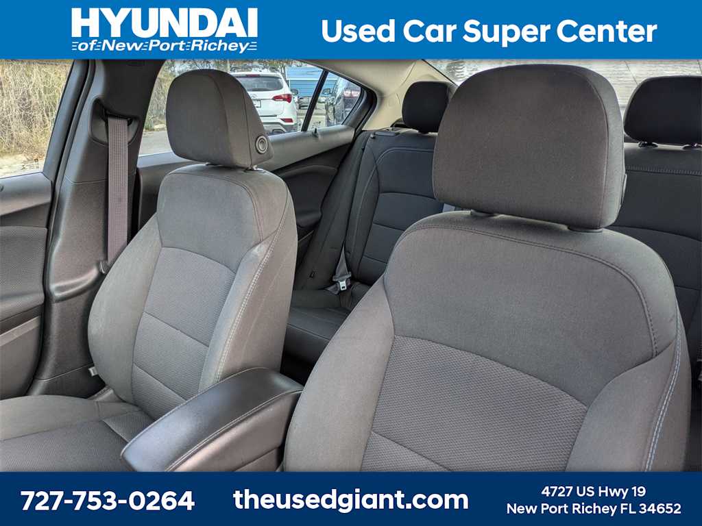 Thumbnail: 2017 Chevrolet Cruze - 7