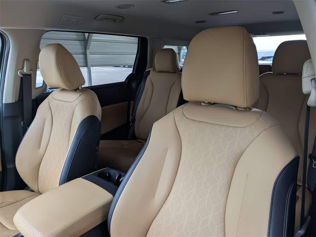 Thumbnail: 2024 Kia Carnival - 7