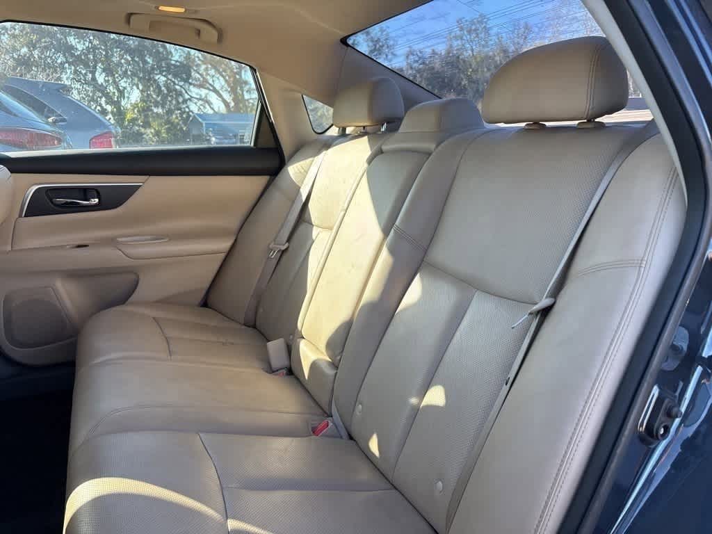 Thumbnail: 2016 Nissan Altima - 10