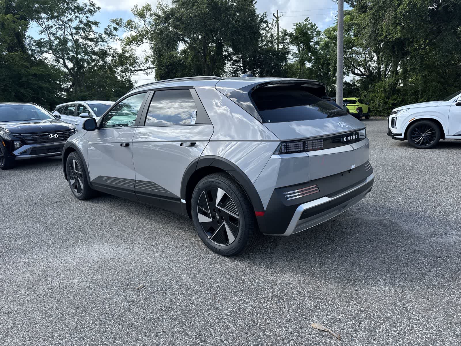 2025 Hyundai Ioniq 5 SEL 4