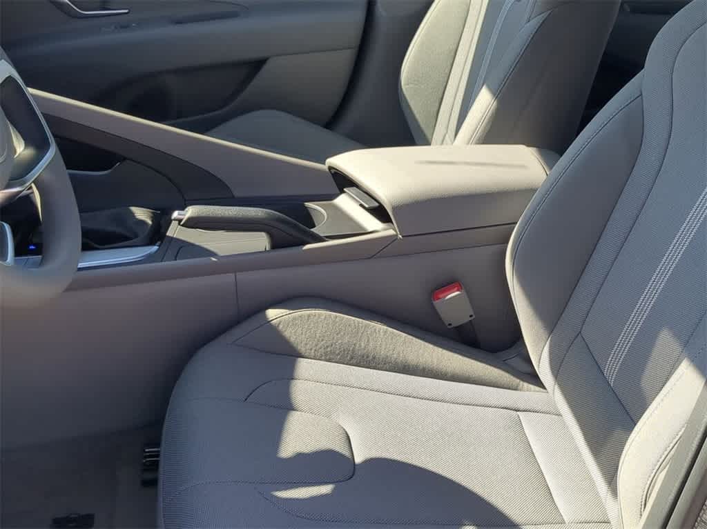 Thumbnail: 2026 Hyundai Elantra - 15