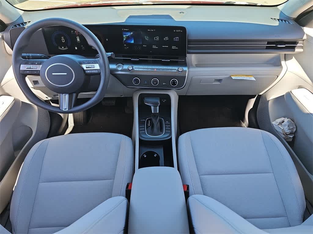 2025 Hyundai Kona SE 13