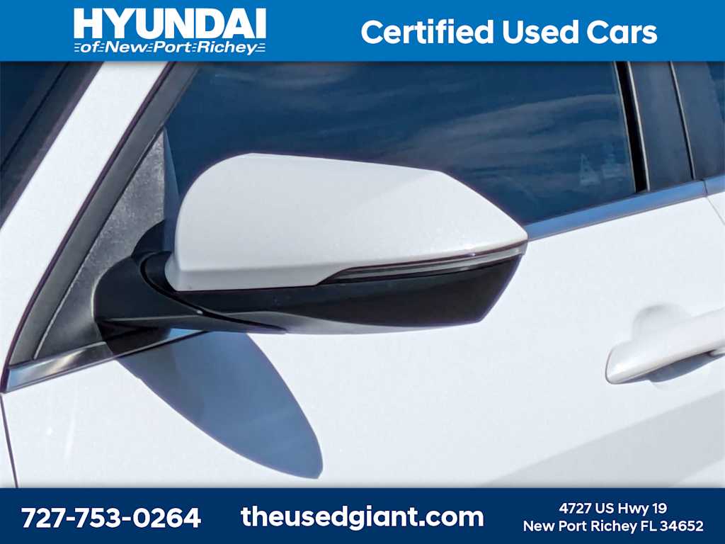 Thumbnail: 2022 Hyundai Elantra - 11