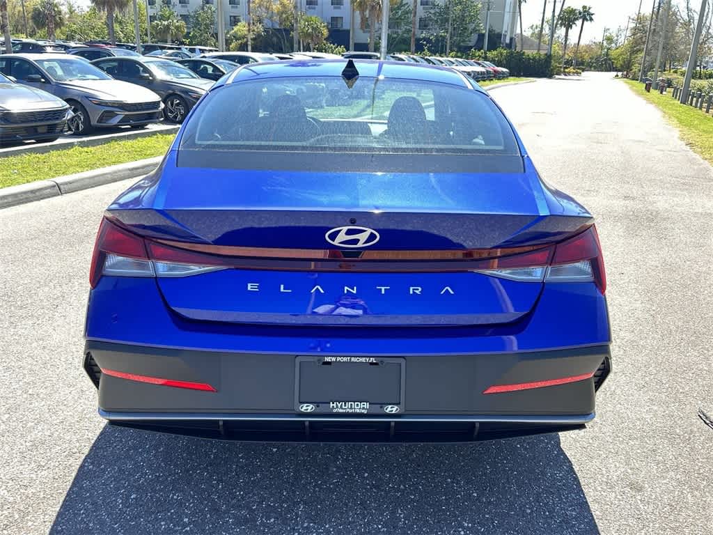 Thumbnail: 2025 Hyundai Elantra - 4