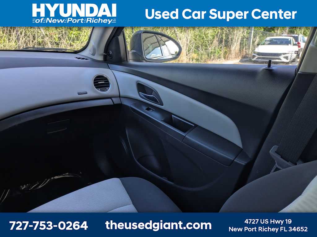 Thumbnail: 2011 Chevrolet Cruze - 16