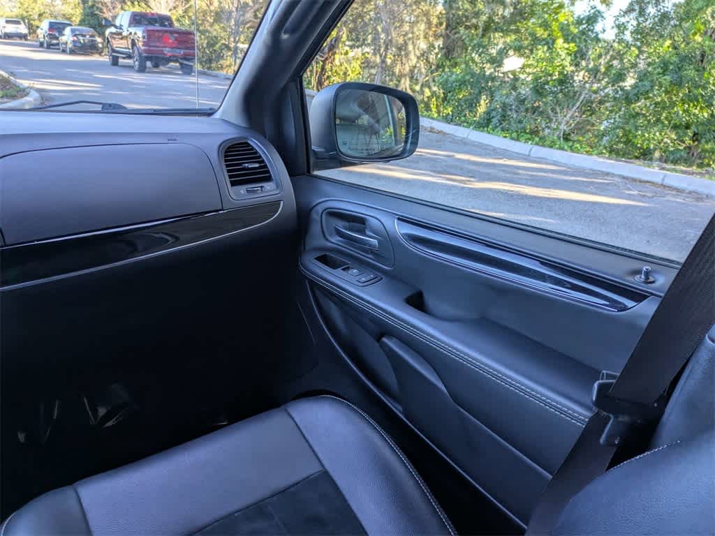 Thumbnail: 2015 Dodge Grand Caravan - 22