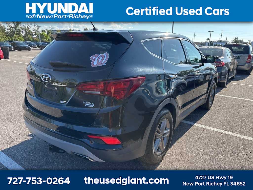 Thumbnail: 2018 Hyundai Santa Fe - 3