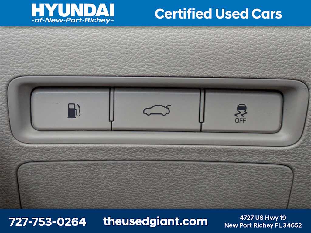 Thumbnail: 2015 Hyundai Sonata - 26