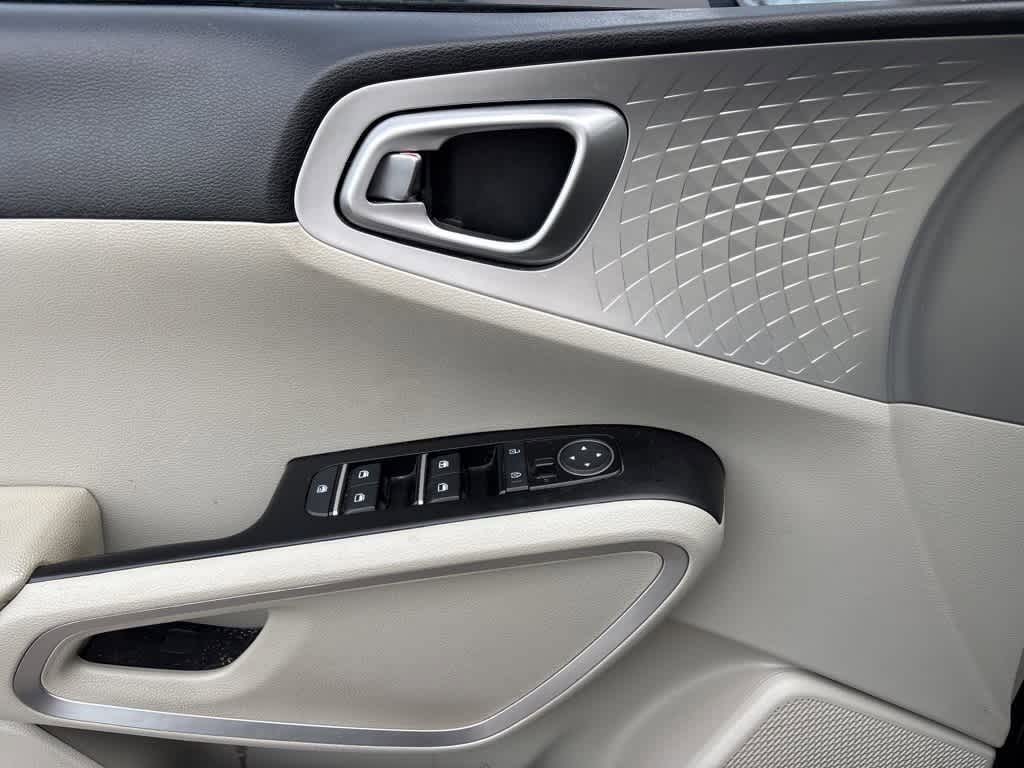 Thumbnail: 2022 Kia Soul - 8