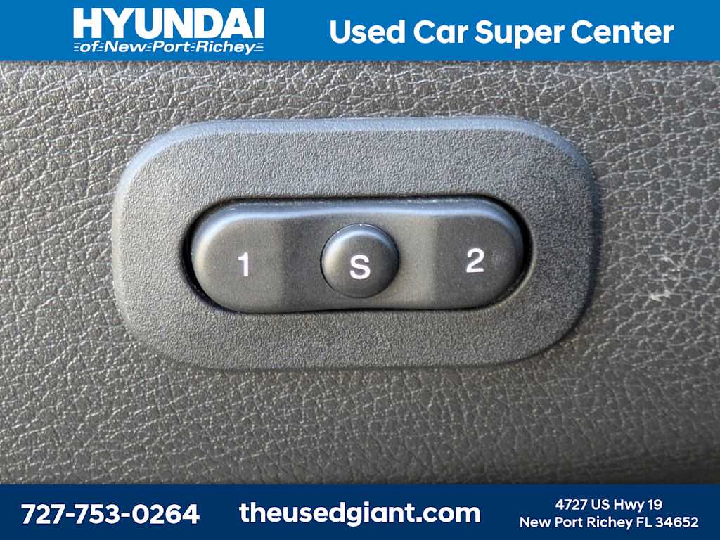 Thumbnail: 2017 Jeep Grand Cherokee - 24