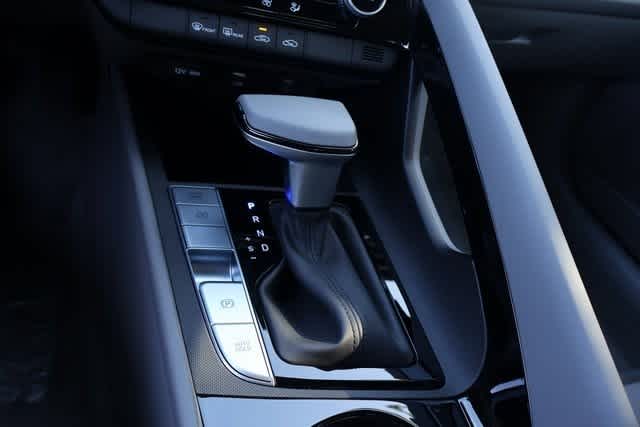 Thumbnail: 2024 Hyundai Elantra - 16