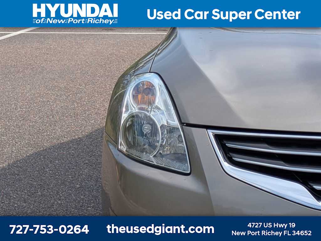 Thumbnail: 2011 Nissan Altima - 9