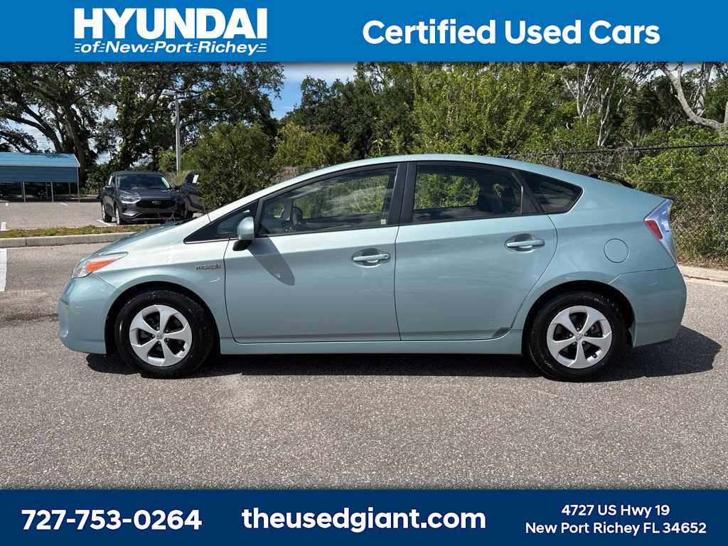 Thumbnail: 2015 Toyota Prius - 2