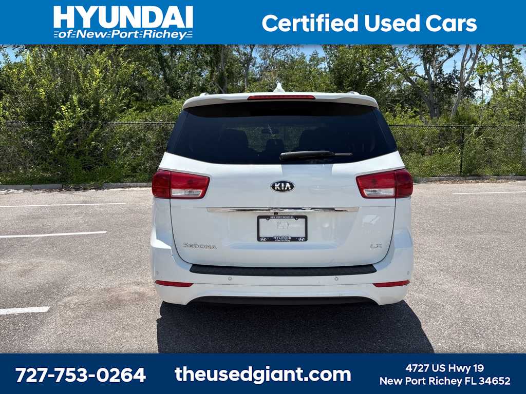 Thumbnail: 2016 Kia Sedona - 4