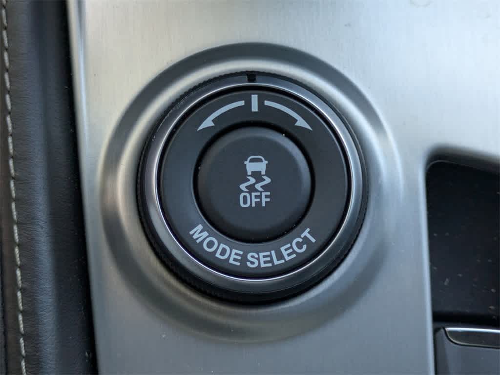 Thumbnail: 2014 Chevrolet Corvette - 27