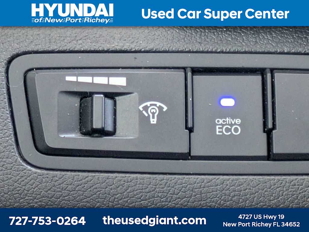 Thumbnail: 2014 Hyundai Sonata - 25