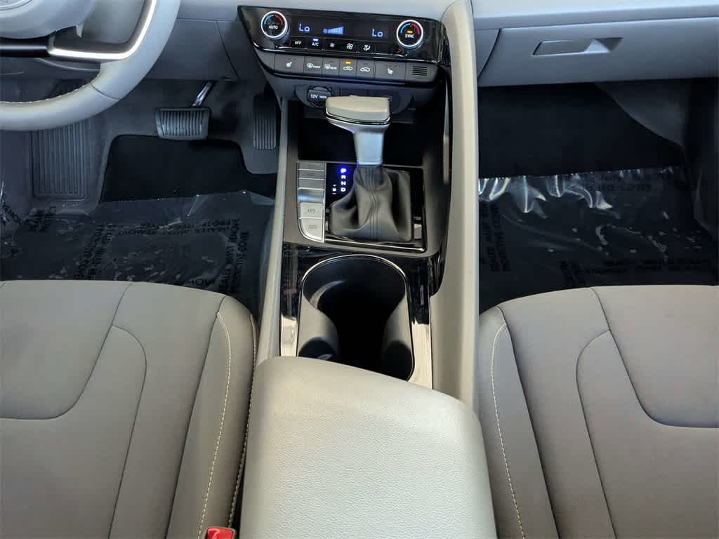 Thumbnail: 2024 Hyundai Elantra - 18