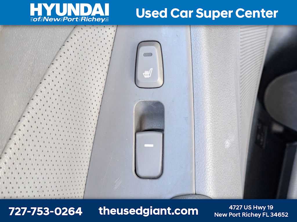 Thumbnail: 2013 Hyundai Sonata - 17