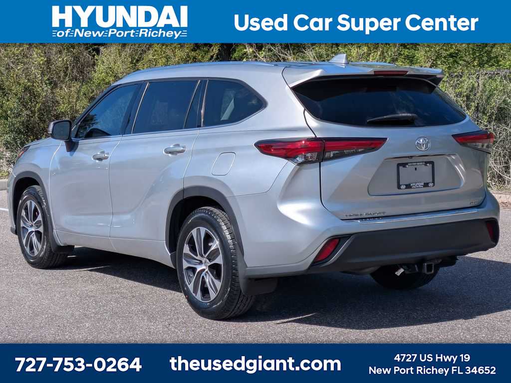 Thumbnail: 2020 Toyota Highlander - 3