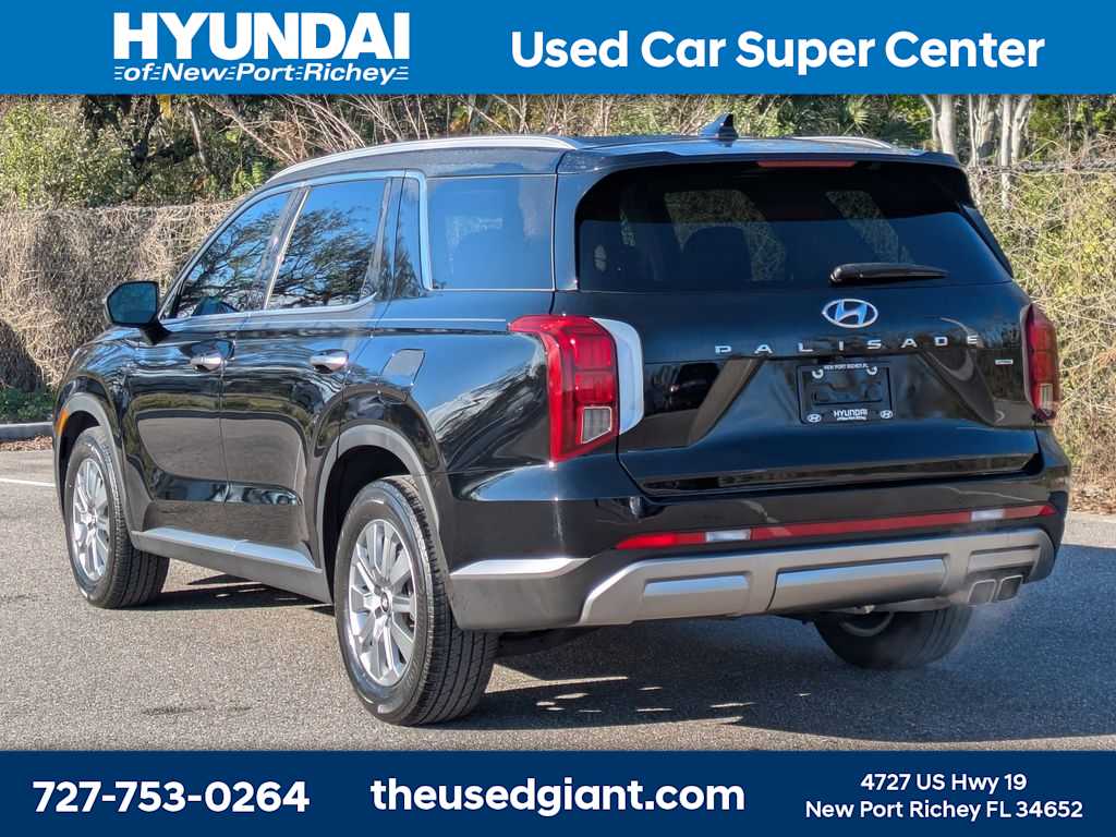 Thumbnail: 2023 Hyundai Palisade - 3