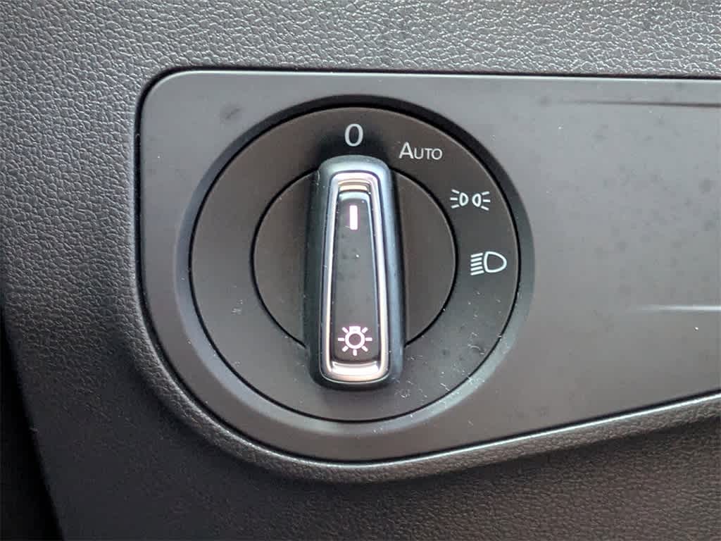 Thumbnail: 2021 Volkswagen Tiguan - 32