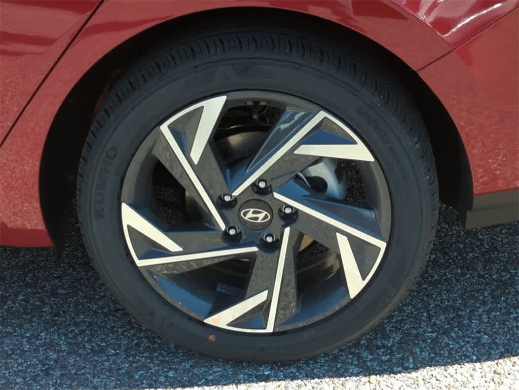 2025 Hyundai Elantra Sport 11