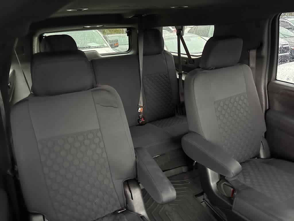 Thumbnail: 2022 Chevrolet Suburban - 9