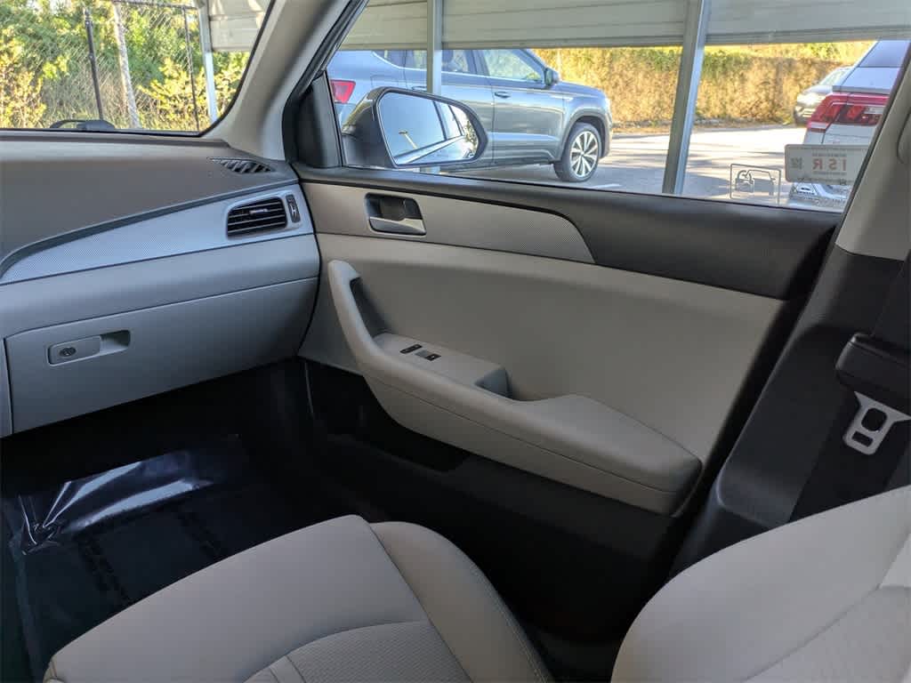 Thumbnail: 2018 Hyundai Sonata - 17