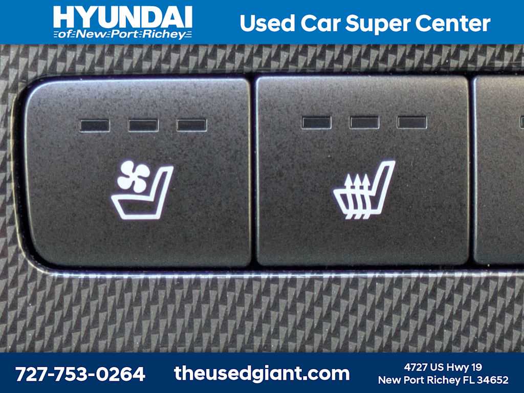 Thumbnail: 2023 Hyundai Santa Fe - 32