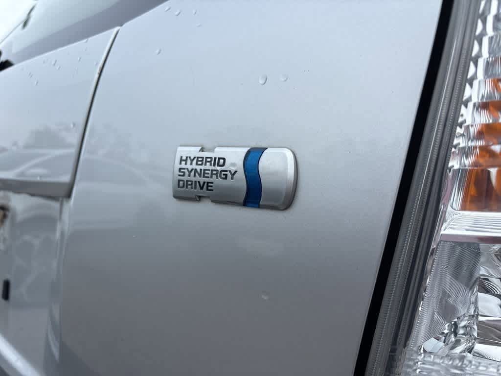 Thumbnail: 2013 Toyota Prius v - 6