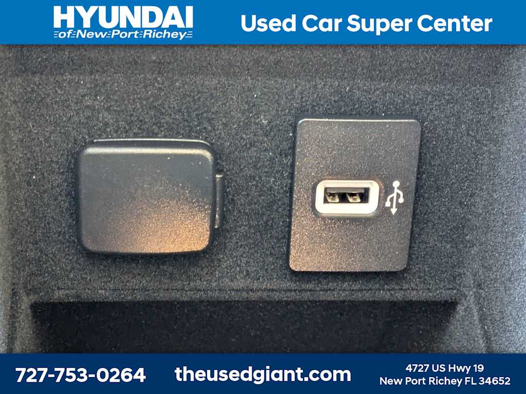 Thumbnail: 2020 Lincoln Nautilus - 34