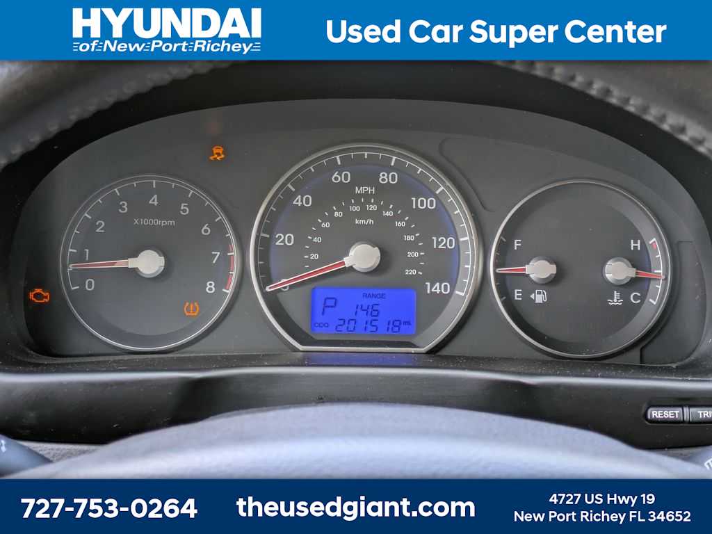 Thumbnail: 2010 Hyundai Santa Fe - 34