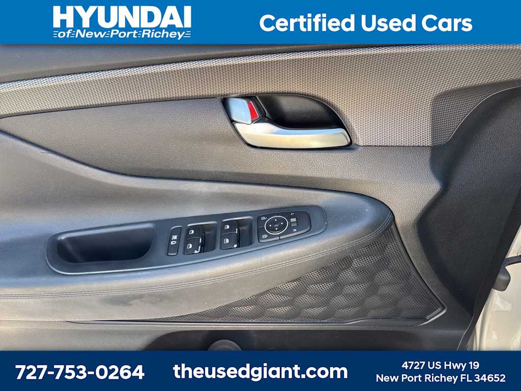 Thumbnail: 2019 Hyundai Santa Fe - 9