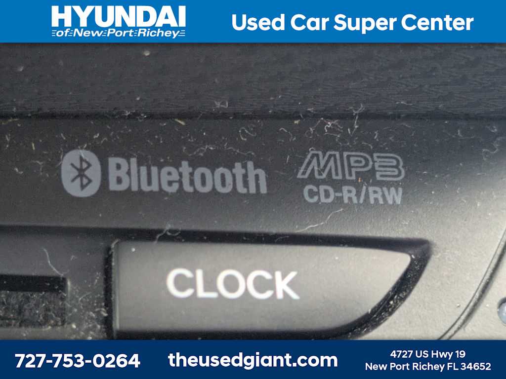 Thumbnail: 2013 Hyundai Veloster - 26
