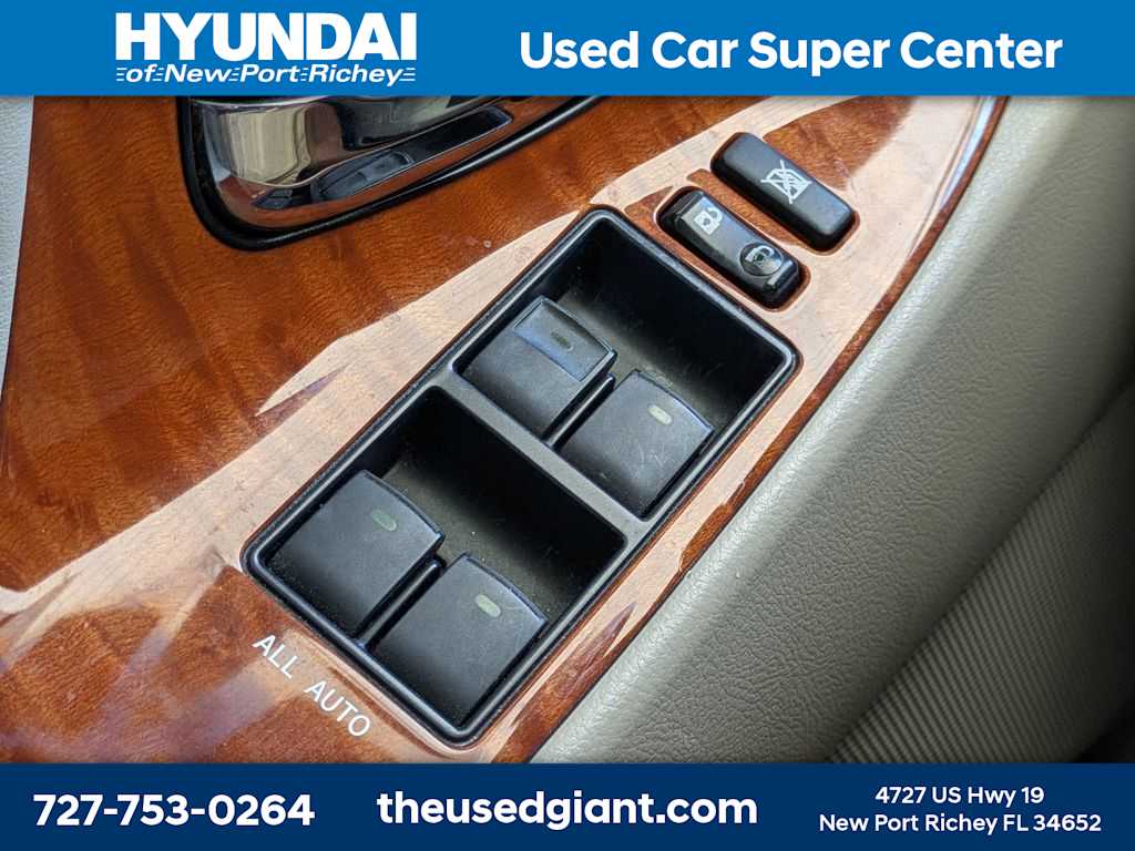 Thumbnail: 2011 Toyota Camry - 28