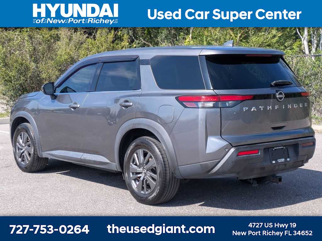 Thumbnail: 2022 Nissan Pathfinder - 3