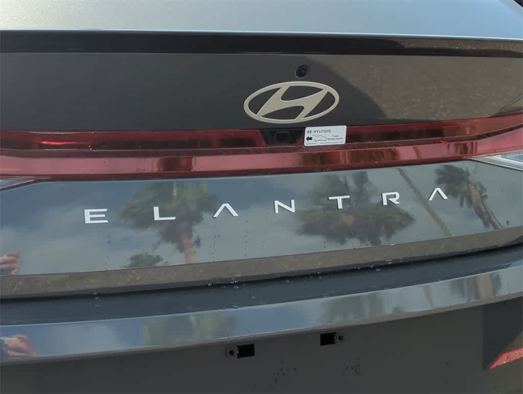 2025 Hyundai Elantra Sport 10