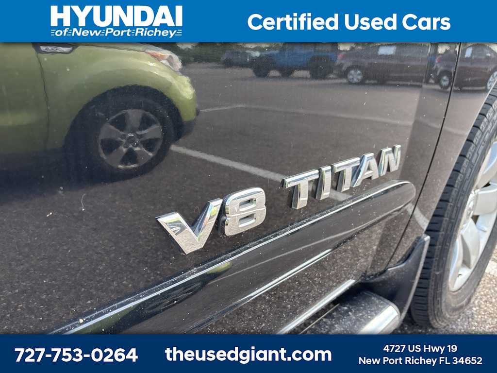 Thumbnail: 2010 Nissan Titan - 4