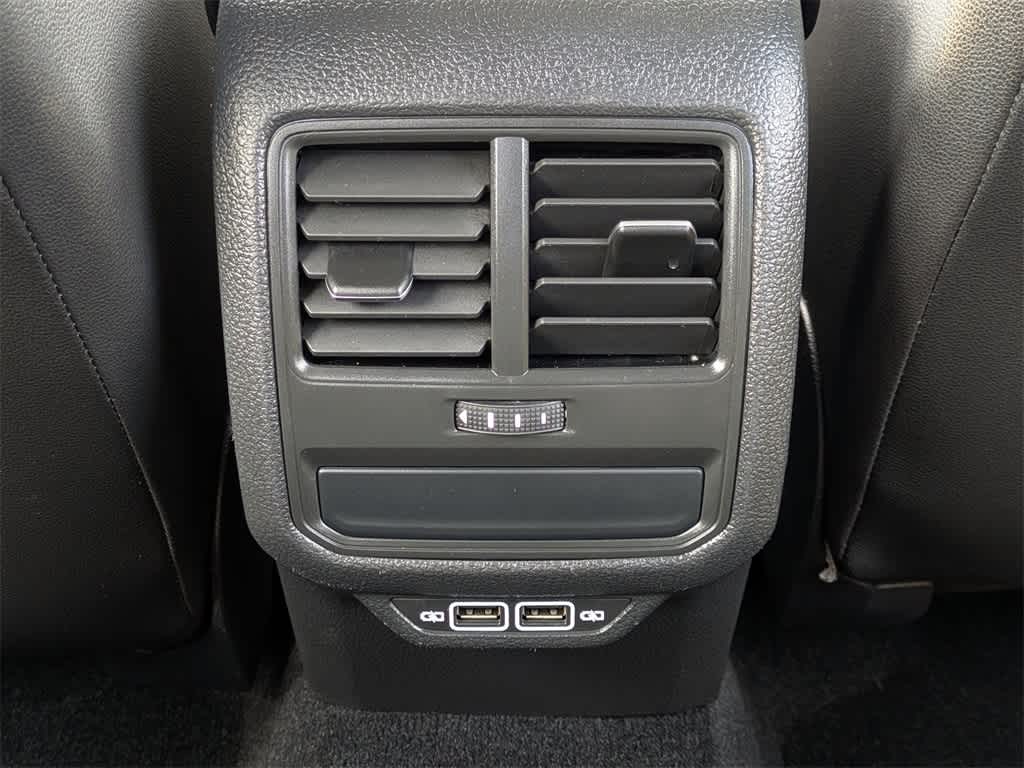 Thumbnail: 2020 Volkswagen Passat - 15