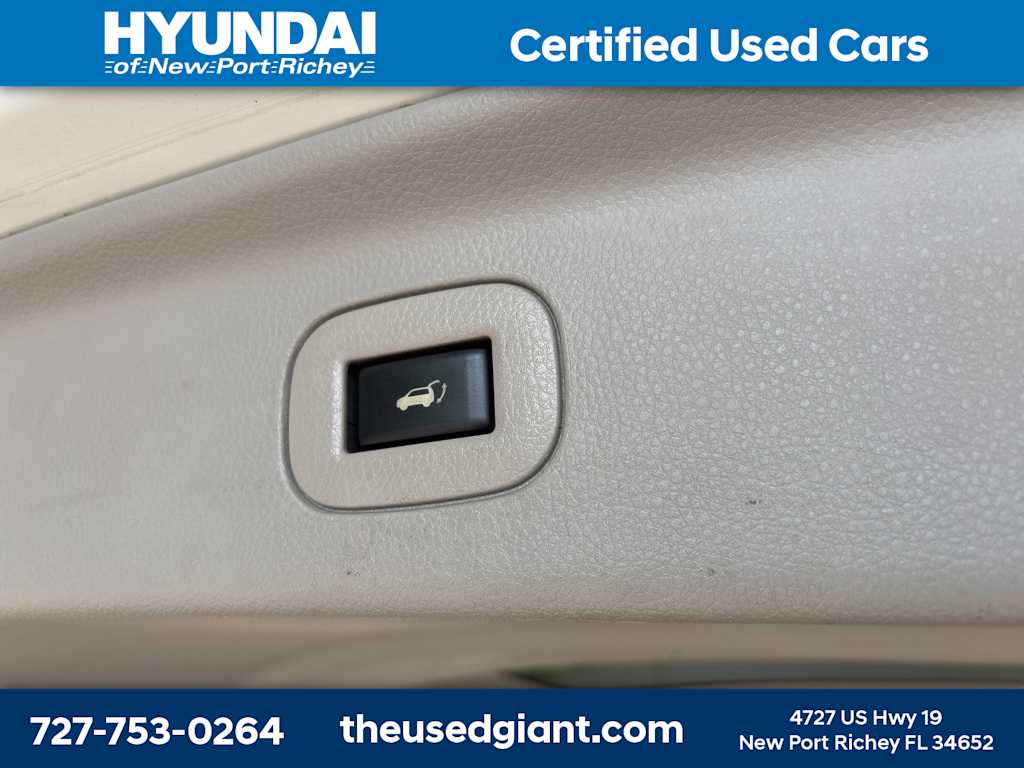 Thumbnail: 2012 Nissan Quest - 12