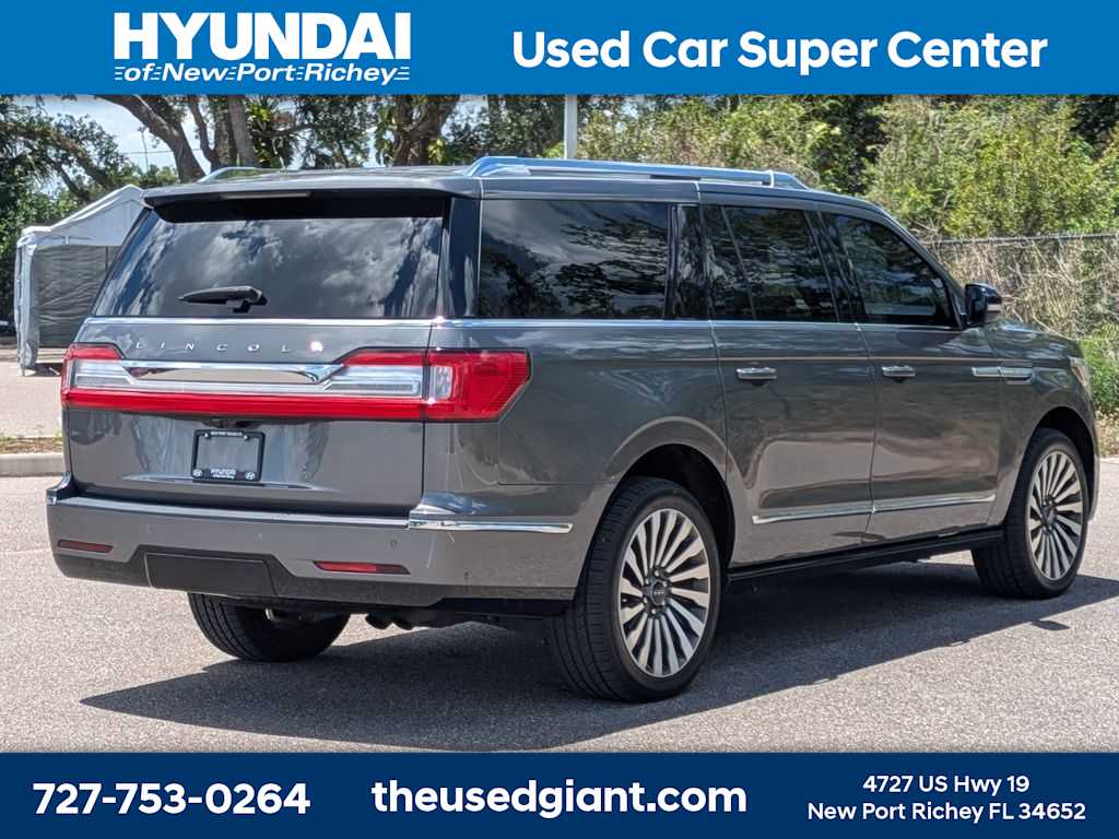 Thumbnail: 2021 Lincoln Navigator L - 5