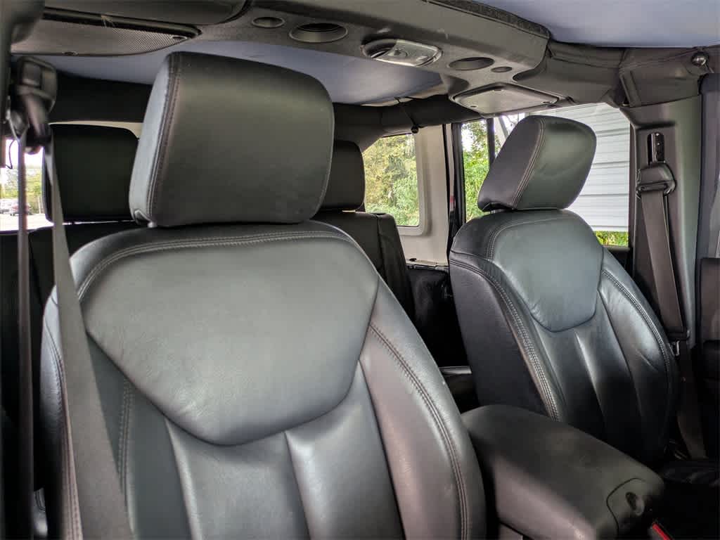 Thumbnail: 2017 Jeep Wrangler - 6