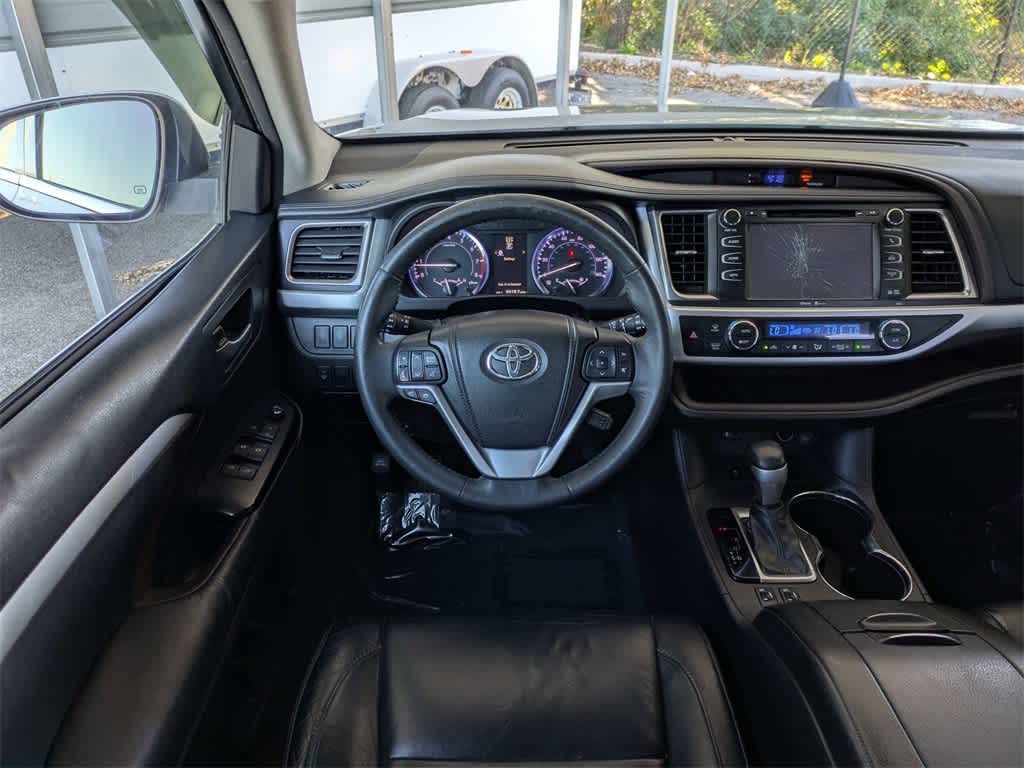 Thumbnail: 2014 Toyota Highlander - 23