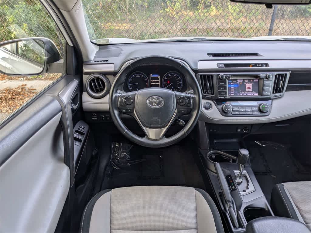 Thumbnail: 2018 Toyota RAV4 - 18