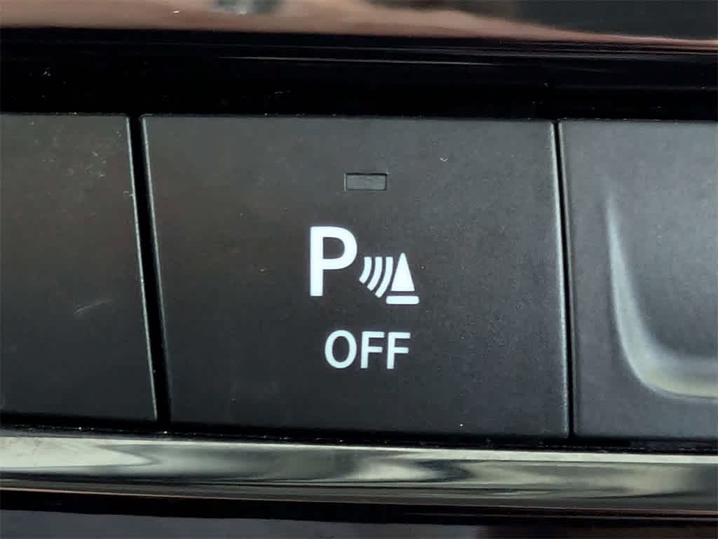 Thumbnail: 2019 Jeep Cherokee - 31