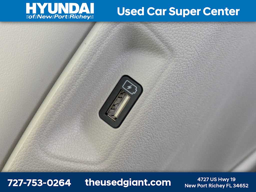 Thumbnail: 2023 Kia Sorento - 18