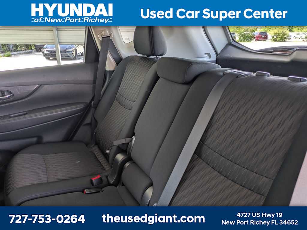 Thumbnail: 2018 Nissan Rogue - 15