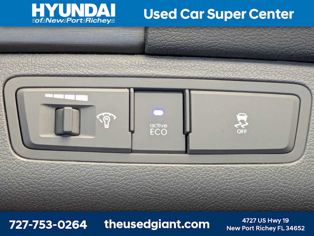 Thumbnail: 2013 Hyundai Sonata - 24