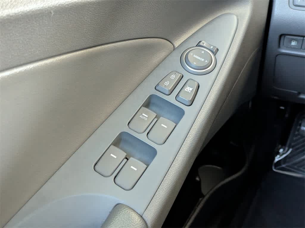 Thumbnail: 2014 Hyundai Sonata - 31