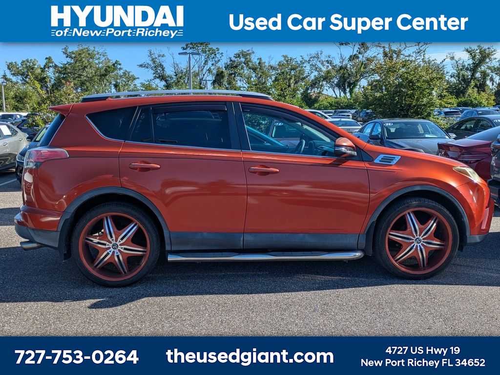 Thumbnail: 2016 Toyota RAV4 - 2